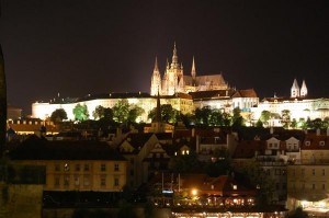 Burgareal in der Nacht