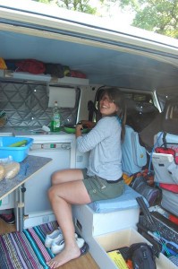 Abwaschen im Büssli