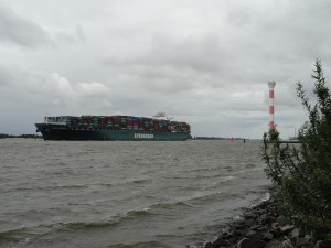Frachter in Hamburg